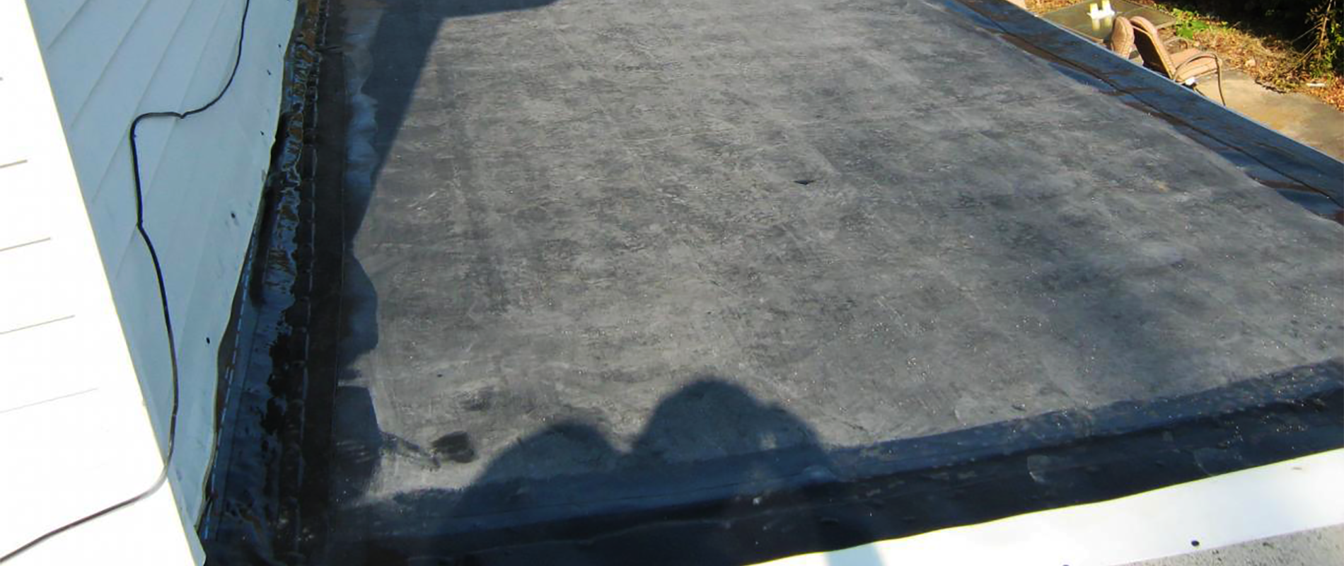 Flat roof commercial building serviced by LaVorgna Construction